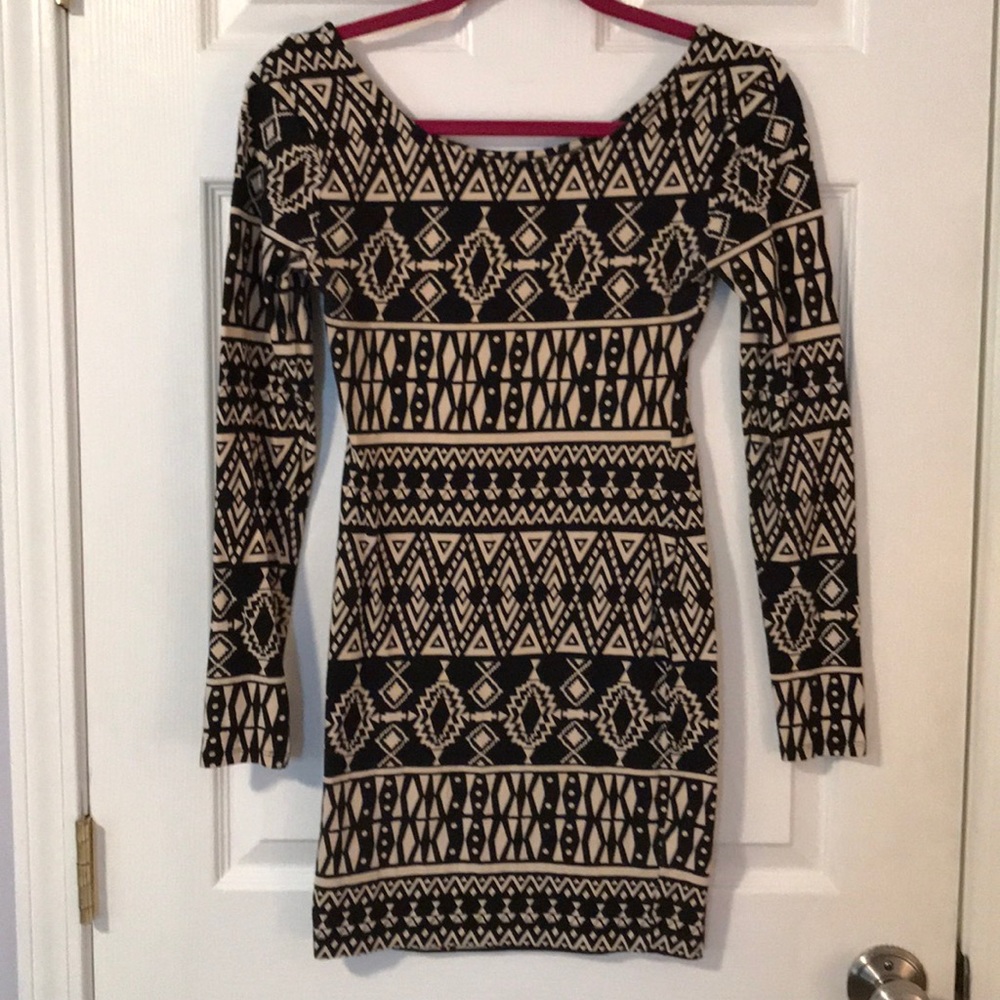 Patterned Dress - Picture 2 of 3